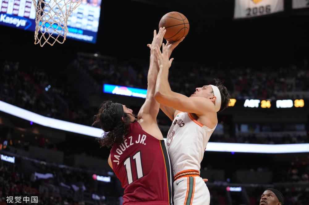 間的互動甚 間的互動甚